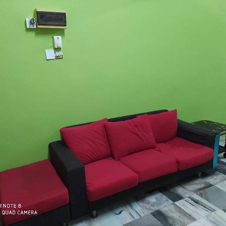 Homestay d' Tengah Bandar Kuala Rompin Luaran gambar