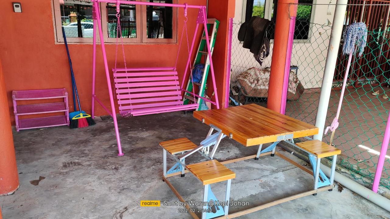 Homestay d' Tengah Bandar Kuala Rompin Luaran gambar