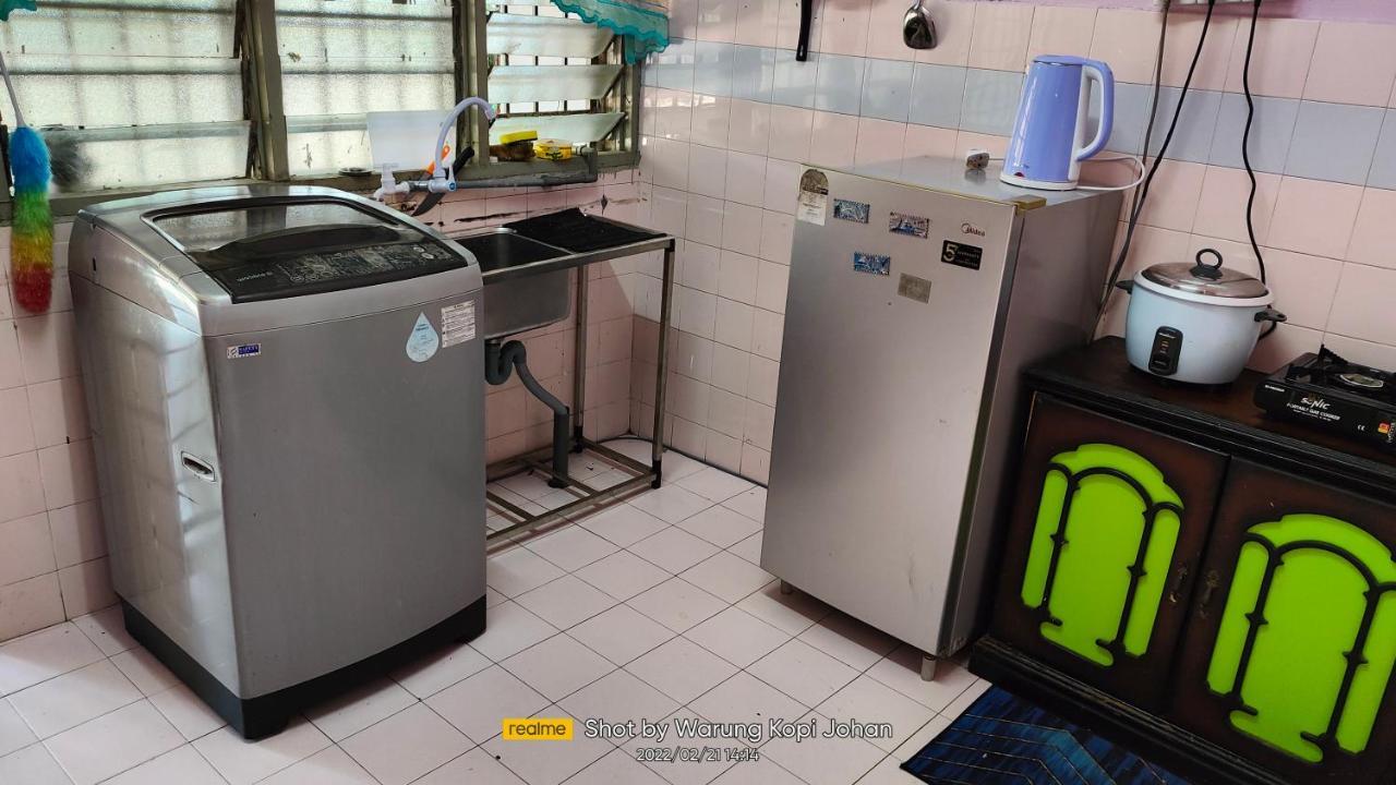 Homestay d' Tengah Bandar Kuala Rompin Luaran gambar