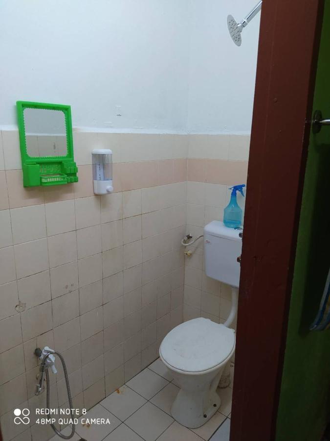 Homestay d' Tengah Bandar Kuala Rompin Luaran gambar