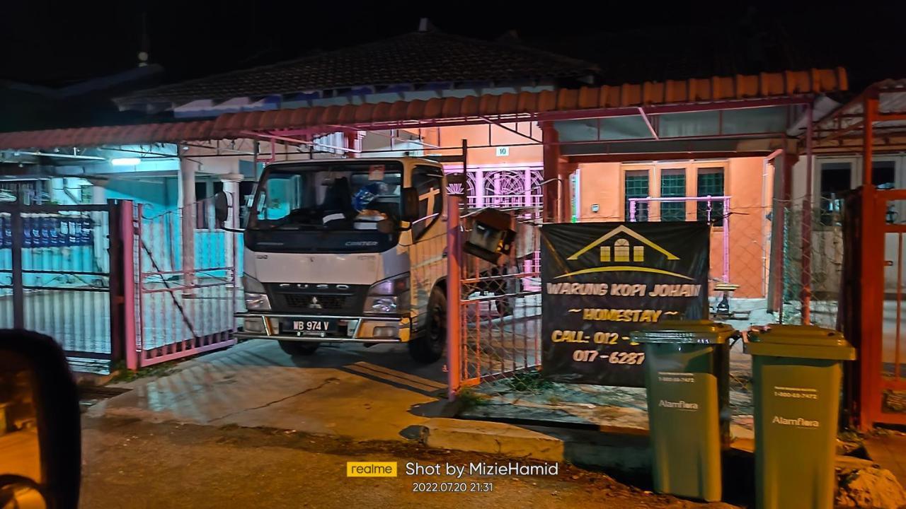 Homestay d' Tengah Bandar Kuala Rompin Luaran gambar